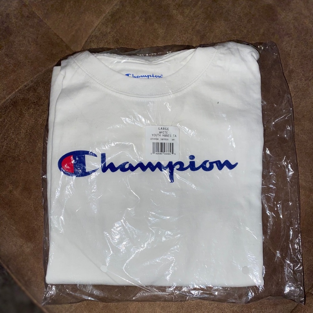 White boys sz large champion t shirt